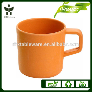 El eco bambú embroma la taza bio embroma la taza del agua